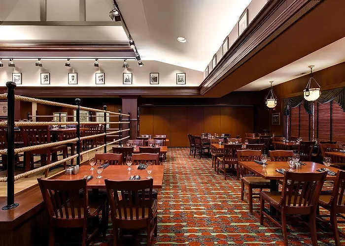 Chicago Marriott Midway Hotel 3*