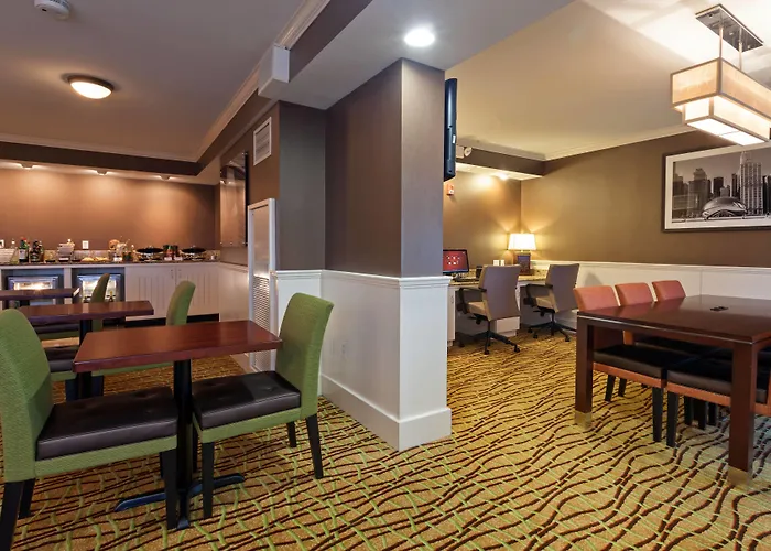Chicago Marriott Midway Hotel 3*
