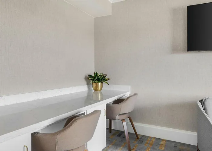 Chicago Marriott Midway 3*