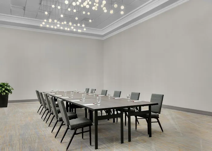 Chicago Marriott Midway Hotel 3*