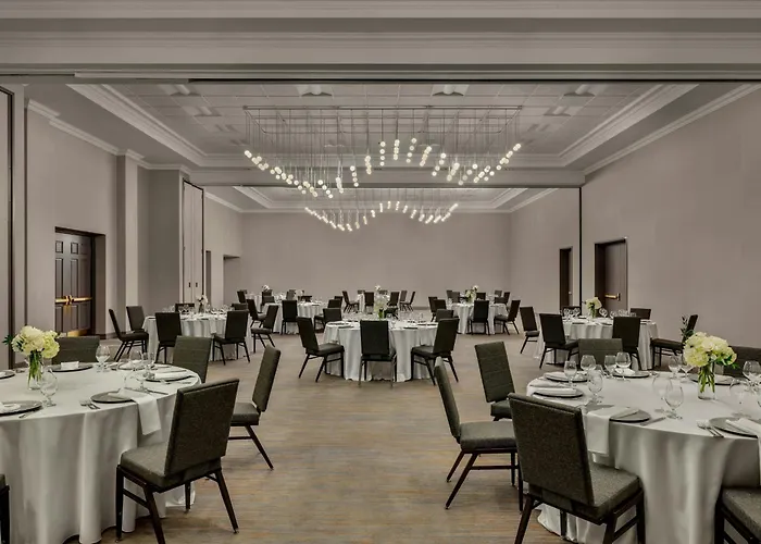 Chicago Marriott Midway Hotel 3*